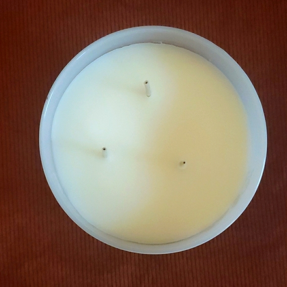 *2 for $40* 🥧🥥Bath&Bodyworks Coconut Cream Pie Candle 🥥🥧 - Picture 3 of 3